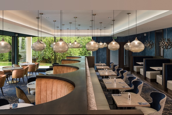 Breakfast, lunch and dinner served