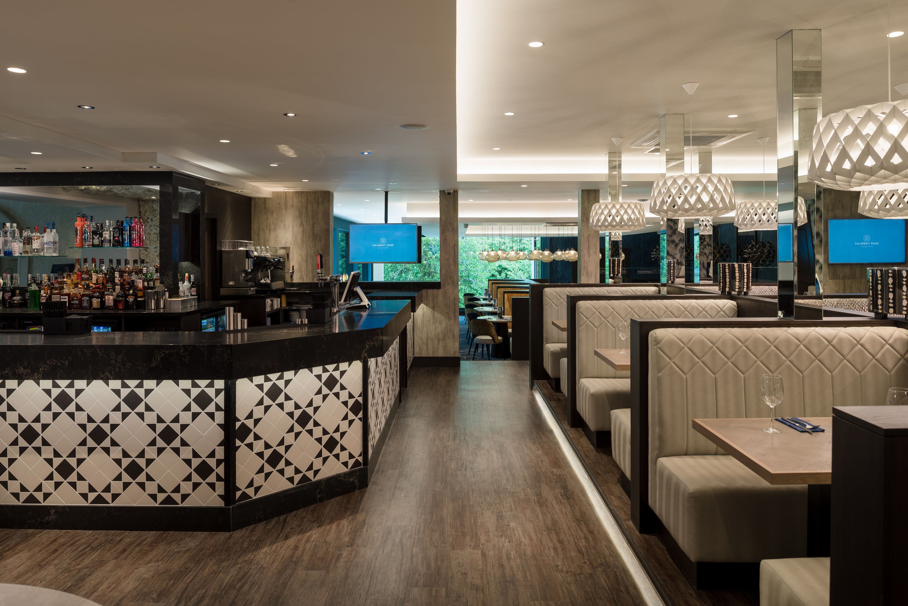 breakfast, lunch and dinner served