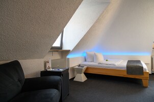 Apartamento conforto, 2 quartos | Roupas de cama premium, edredons de pluma, frigobar, cofres nos quartos