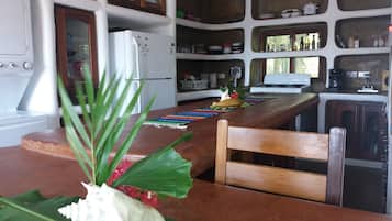 Penthouse, 4 Bedrooms, Pool Access, Sea View | Private kitchen | Full-size fridge, microwave, oven, stovetop