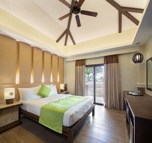 Balay Palangga (Deluxe Studio ) | Egyptian cotton sheets, premium bedding, in-room safe, bed sheets - Solina Beach & Nature Resort (Carles)