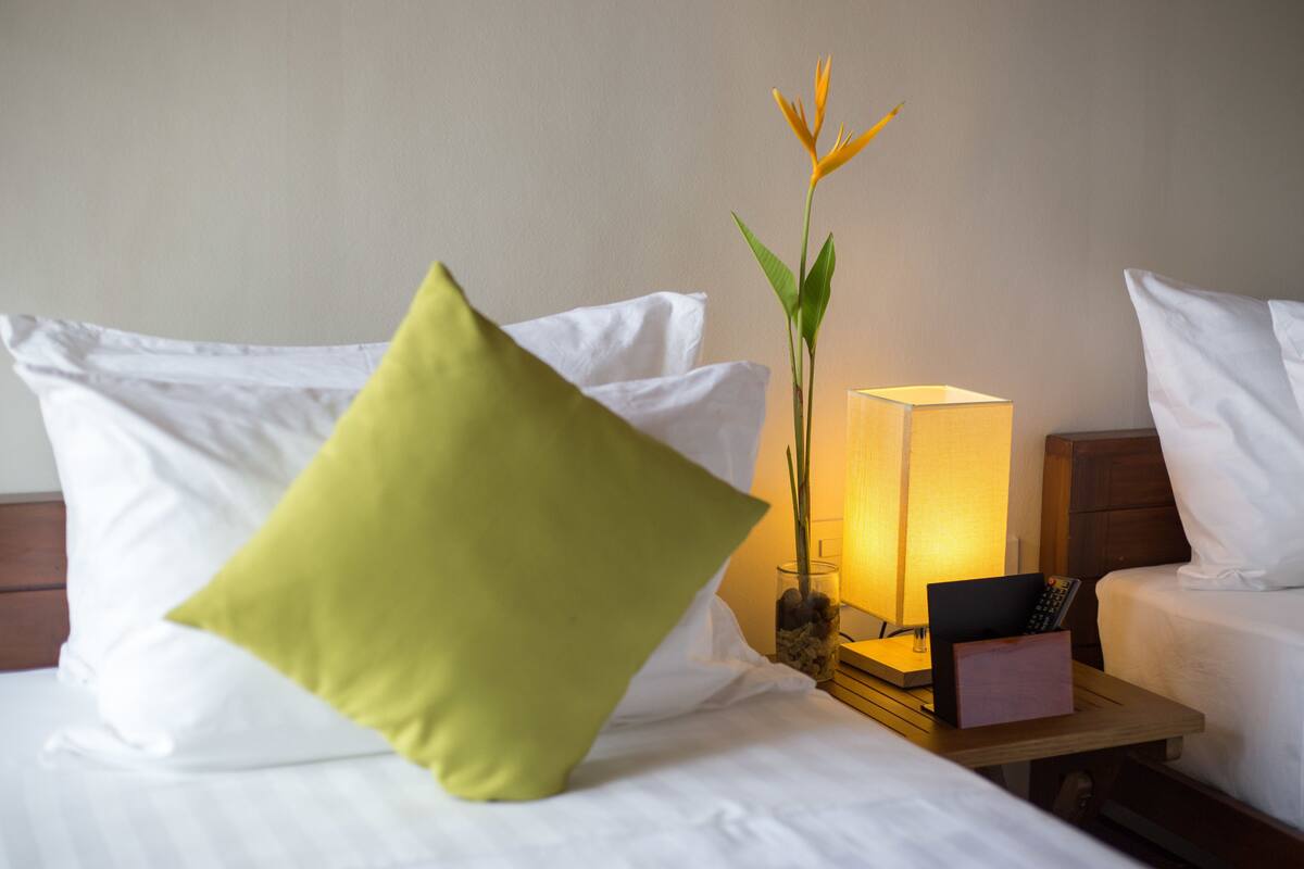Kamalig Duwa (Cabin Duo) | Premium bedding, in-room safe, bed sheets