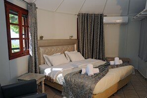 Soundproofing, free WiFi, bed sheets - Chrissa Camping Rooms & Bungalows (Delphi)