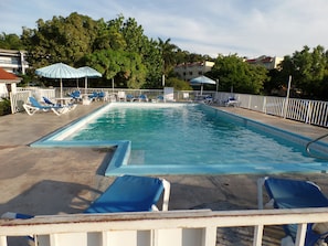 Outdoor pool - Rest Up Beach Studio At Montego Bay Club Resort (Montego Bay)