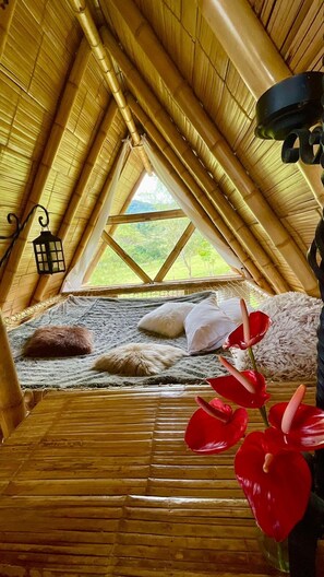 Deluxe Cabin | 1 bedroom, minibar, individually decorated, individually furnished