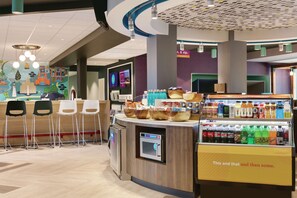 Snack bar - Tru by Hilton Williamsville Buffalo Airport (Buffalo)
