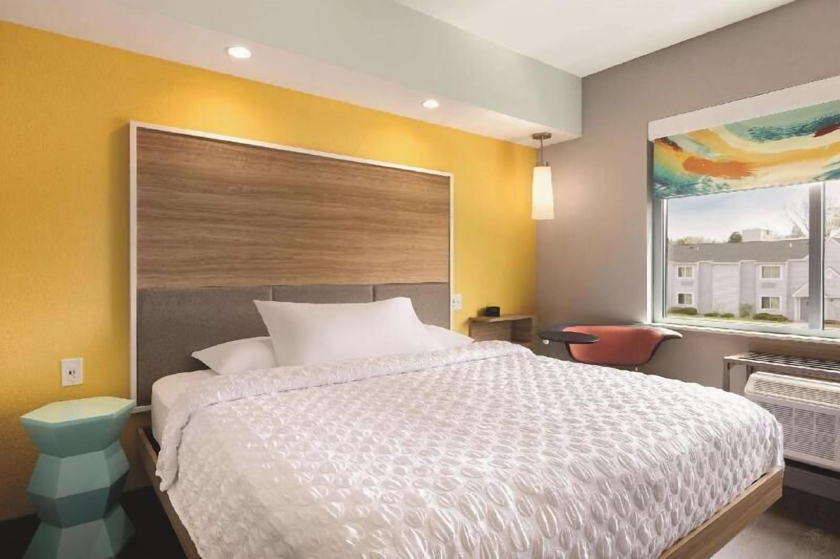 Blackout drapes, iron/ironing board, free cribs/infant beds, free WiFi