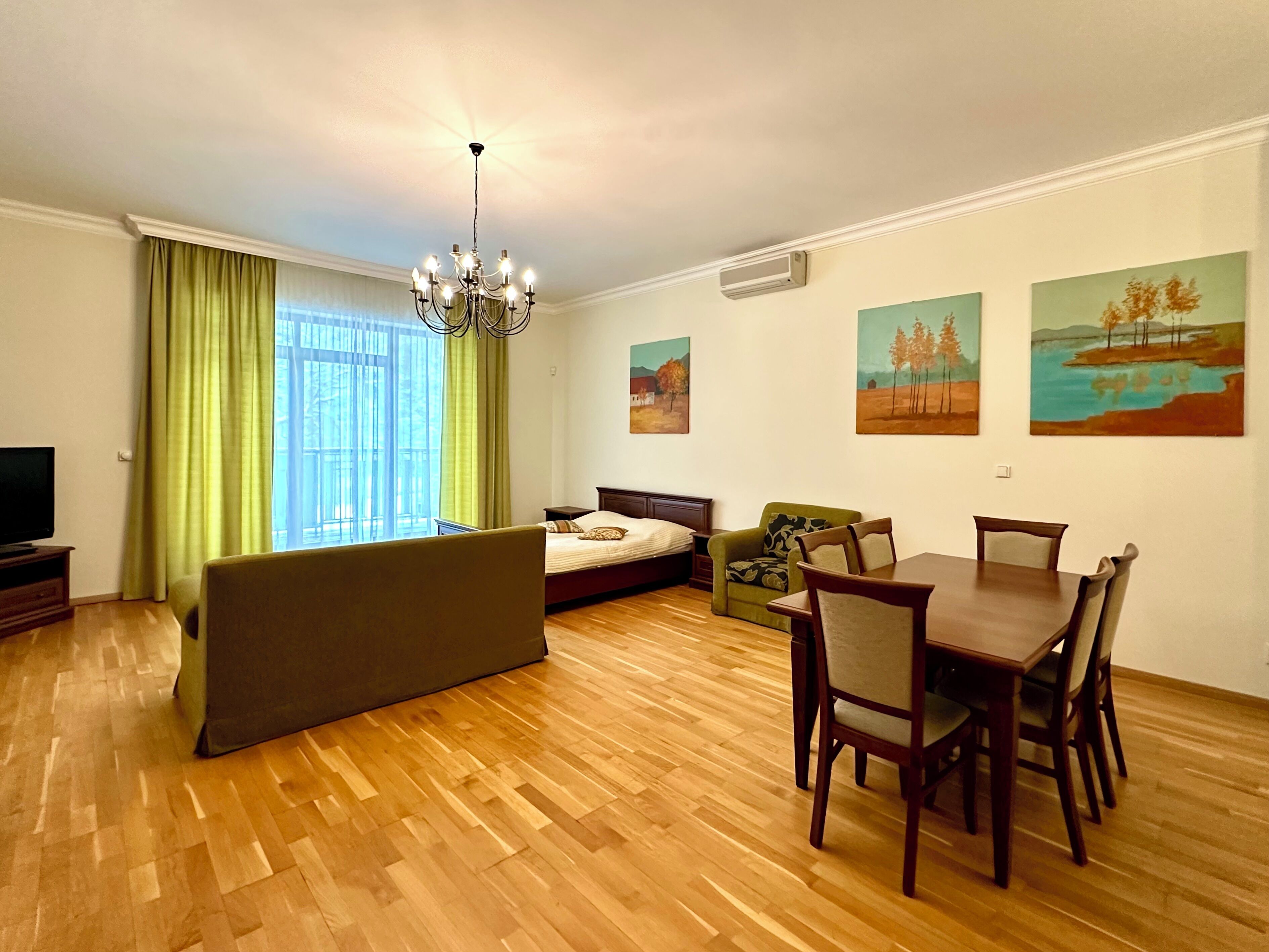Deluxe Apartment