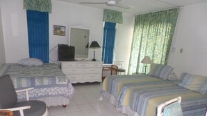 Room | Meja, Wi-fi percuma, cadar katil 