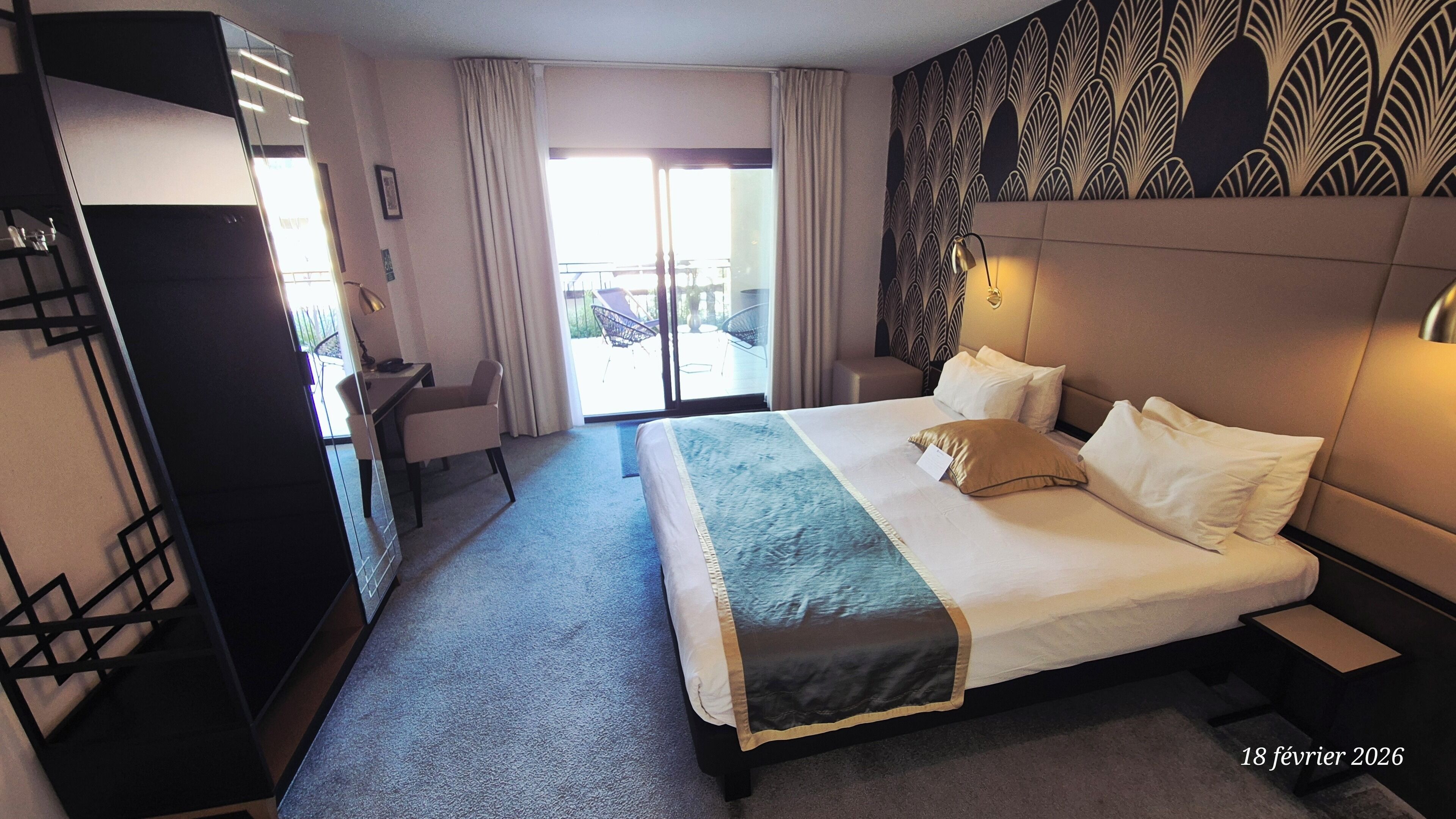 Chambre classique, 1 grand lit, non-fumeur, terrasse | Literie de qualité, coffre-fort, bureau, système d’insonorisation