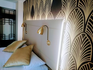 Habitación familiar, 1 cama de matrimonio, no fumadores, cocina básica (with Sofabed) | Ropa de cama de alta calidad, caja fuerte, escritorio