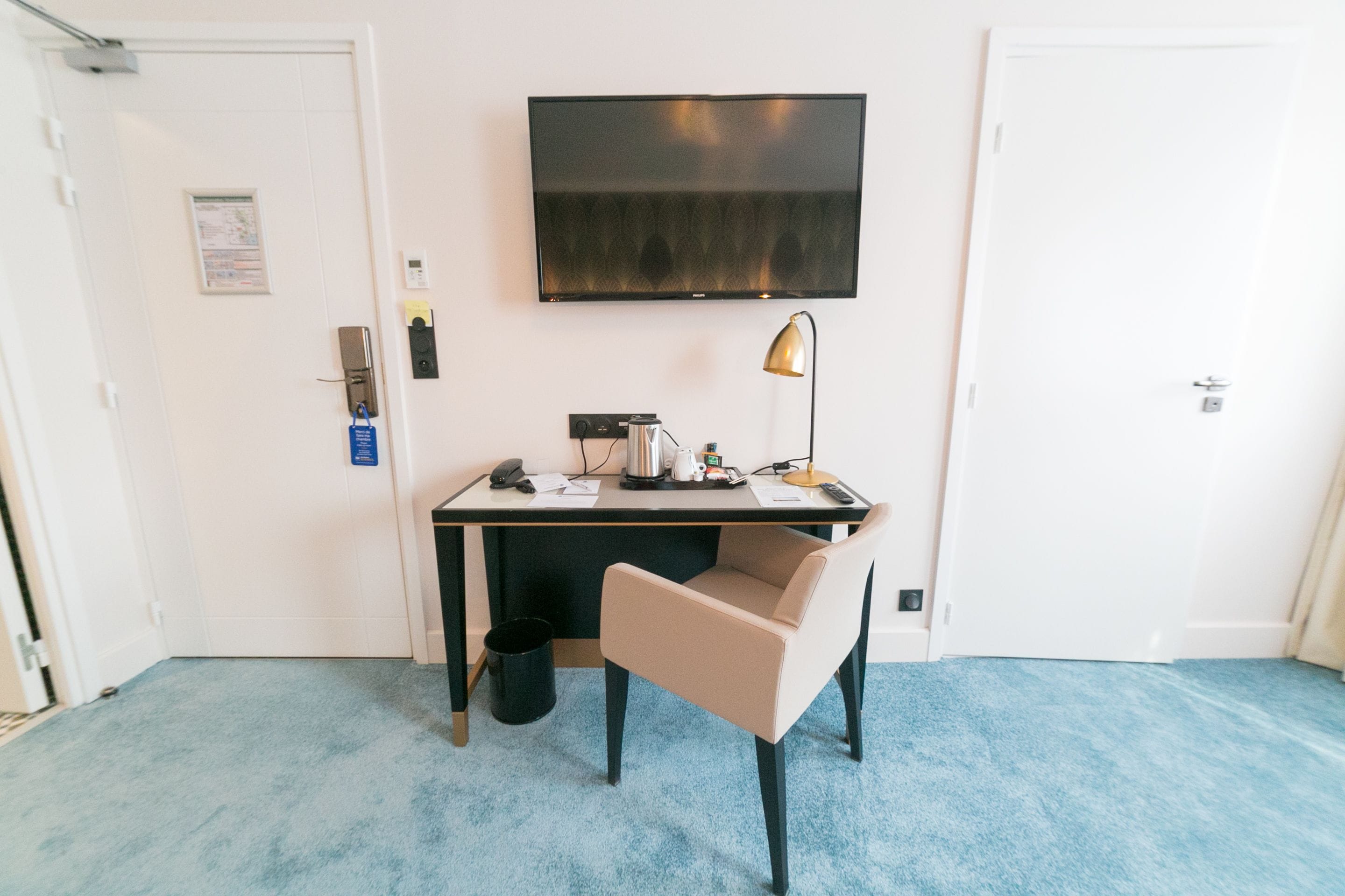 classic room, 1 queen bed, non smoking, terrace | room amenity