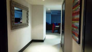 Familienapartment, 3 Schlafzimmer, Meerblick, Meerseite | 3 Schlafzimmer, kostenloses WLAN, Bettwäsche