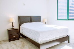 City Apartment, 2 Bedrooms | 2 bedrooms, iron/ironing board, WiFi (free) - Inner Harbor Apartment (Baltimore)