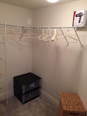 City Apartment, 2 Bedrooms | 2 bedrooms, iron/ironing board, WiFi (free) - Inner Harbor Apartment (Baltimore)