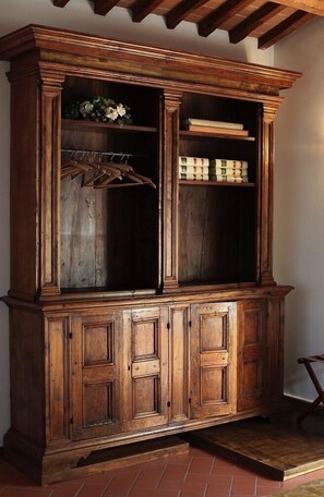 Interior detail - I Sette Borghi (Massa e Cozzile)