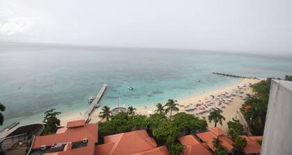 Hipstrip Beach Studio