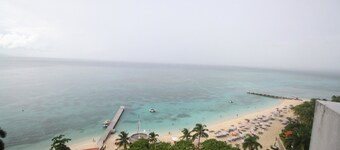 Hipstrip Beach Studio