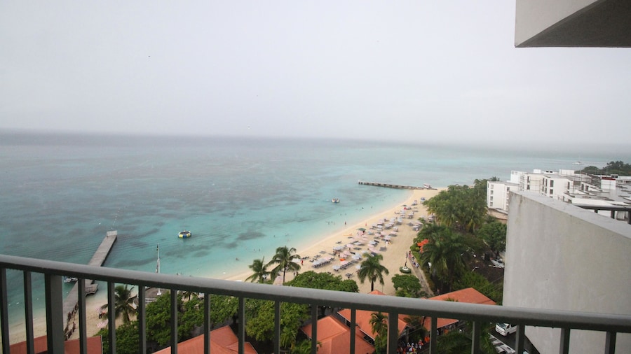 Hipstrip Beach Studio