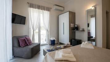 Minibar, desk, soundproofing, free WiFi