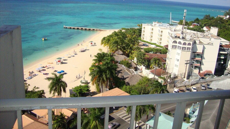 High Tides Beach Studio