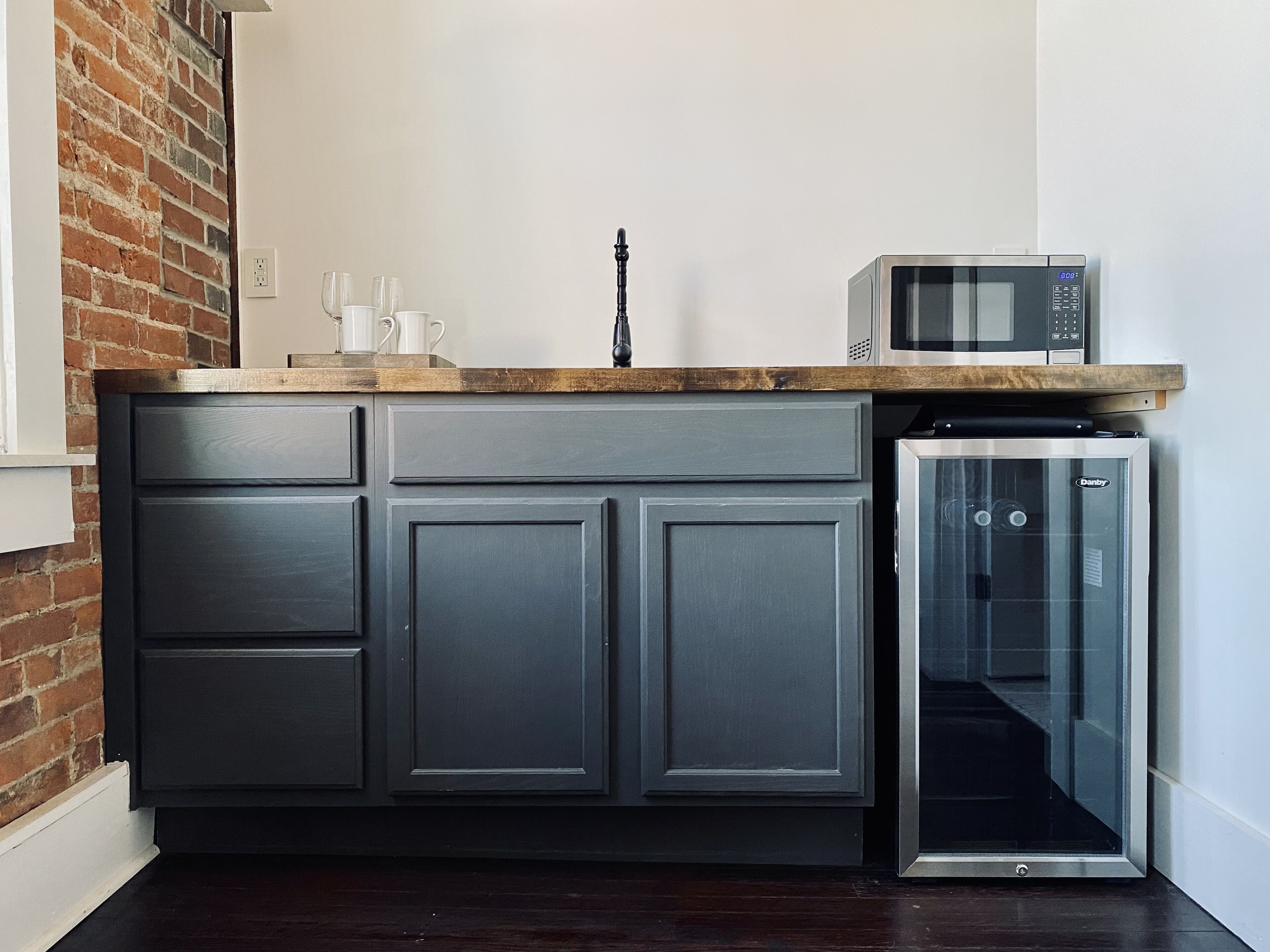 luxury studio, 1 double bed, accessible (203) | private kitchenette | mini-fridge, coffee/tea maker, high chair