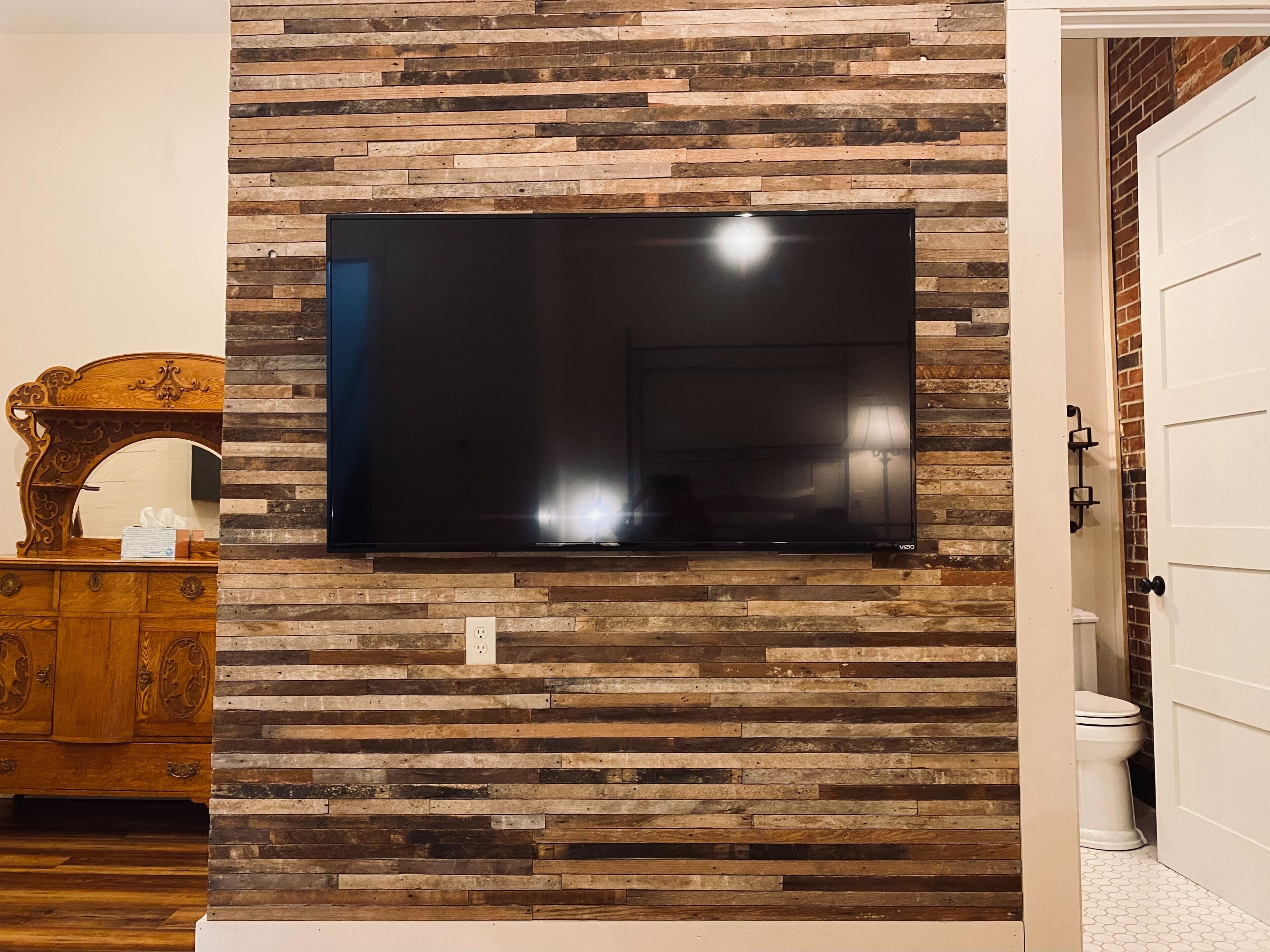 奢华开间, 1 张大床 (204) | 电视