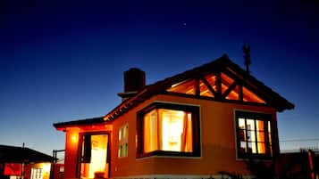 Standard House (Big) | 1 bilik tidur, katil bayi/kot (percuma), katil lipat simpan percuma