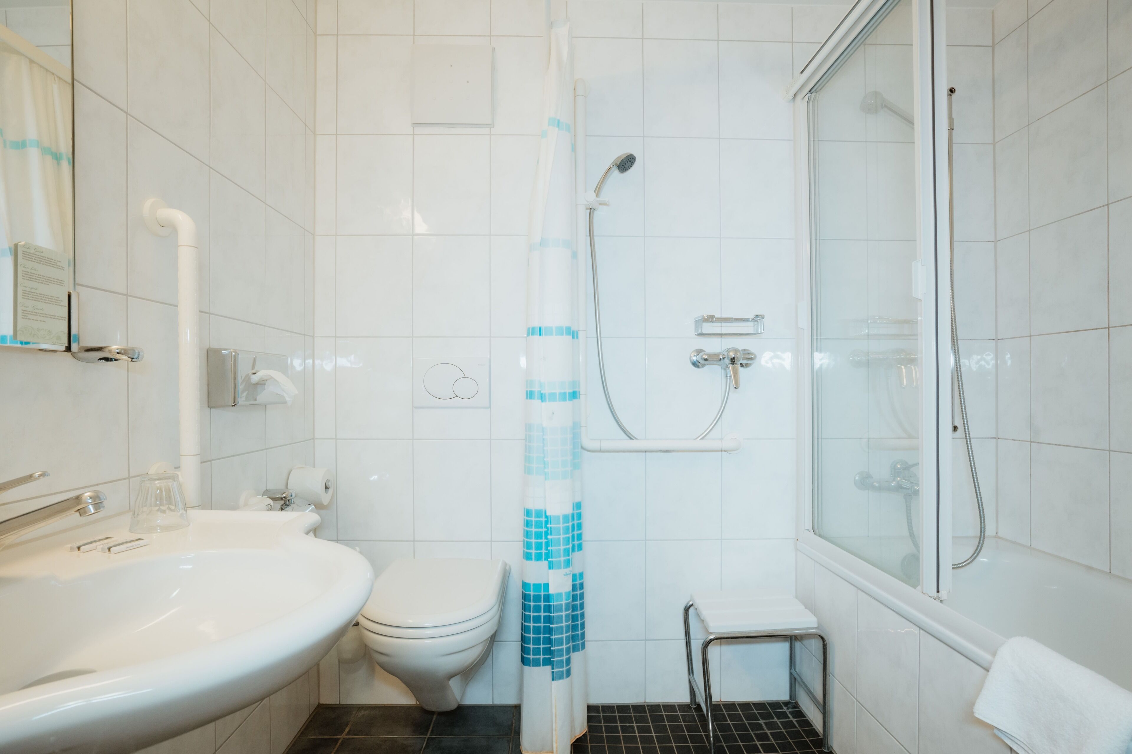 Phòng tắm