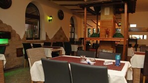 مطعم