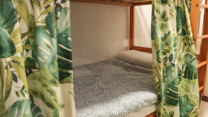 Dormitorio compartido, dormitorio mixto | Cortinas opacas, wifi gratis, ropa de cama