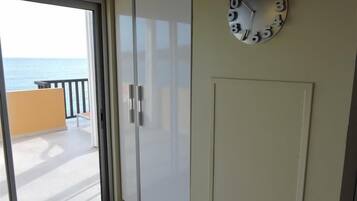 Penthouse | 1 bedroom, individually furnished, iron/ironing board, free WiFi