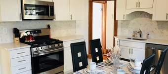 Boston Lodge and Suites