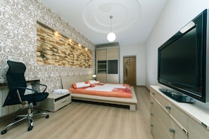 One bedroom. Luxury. 13 Khreshchatyk. Maidan - 2172 | 高档床上用品、羽绒被、遮光窗帘、隔音