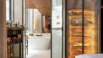 1 bedroom, premium bedding, minibar, in-room safe
