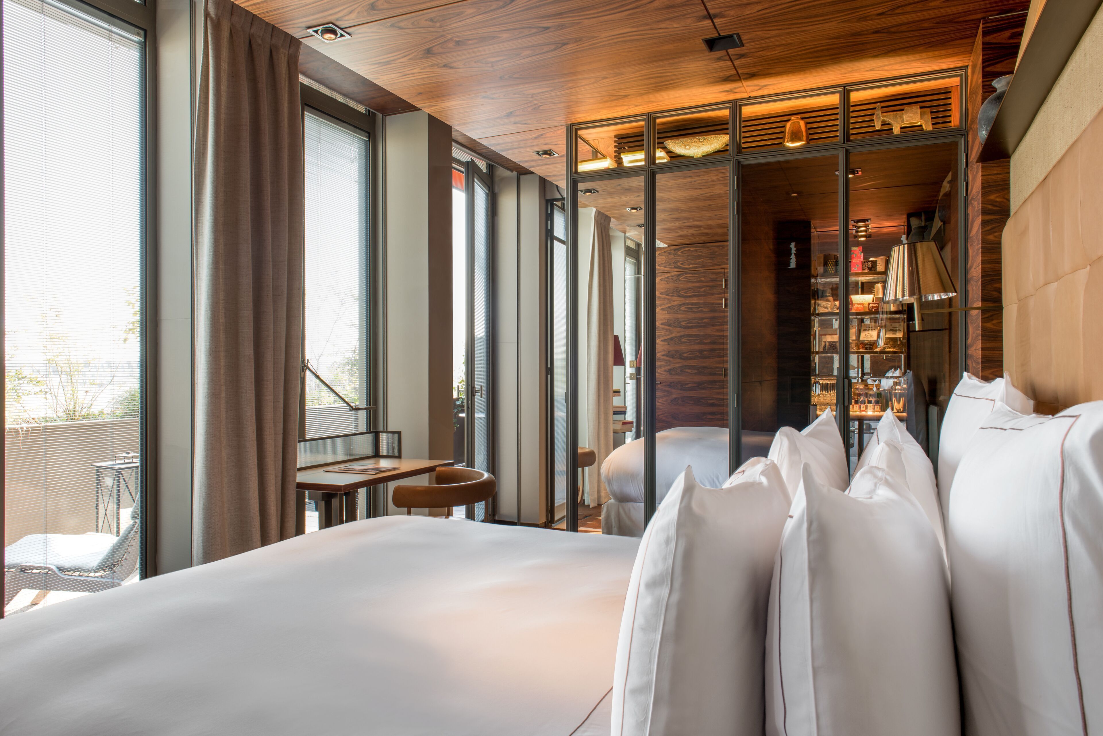 1 bilik tidur, peralatan tempat tidur premium, bar mini 