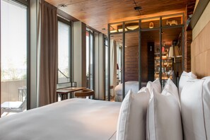 Suite, 2 habitaciones | 1 habitación, ropa de cama de alta calidad y minibar