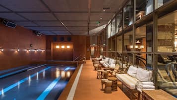2 piscines couvertes