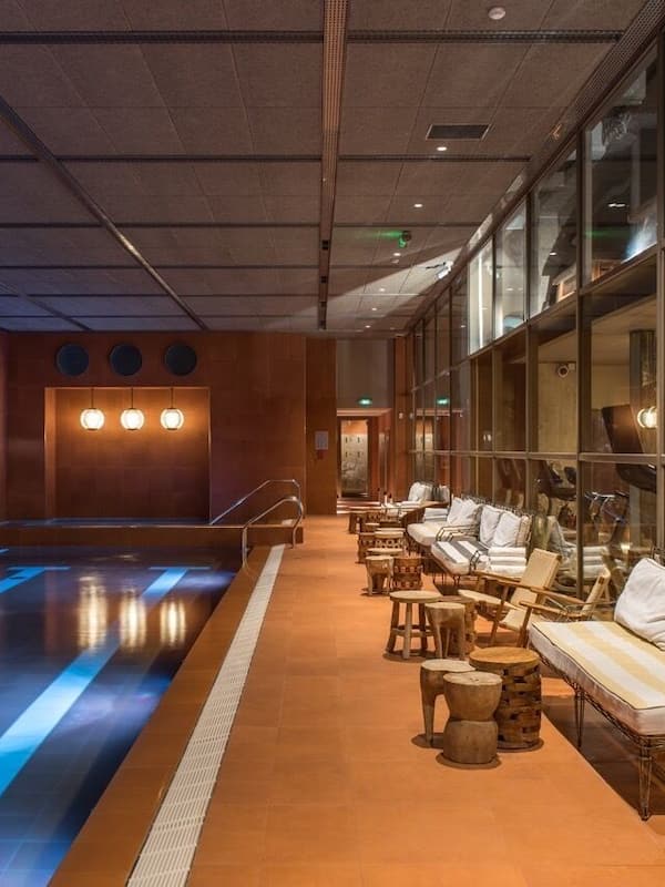 2 indoor pools