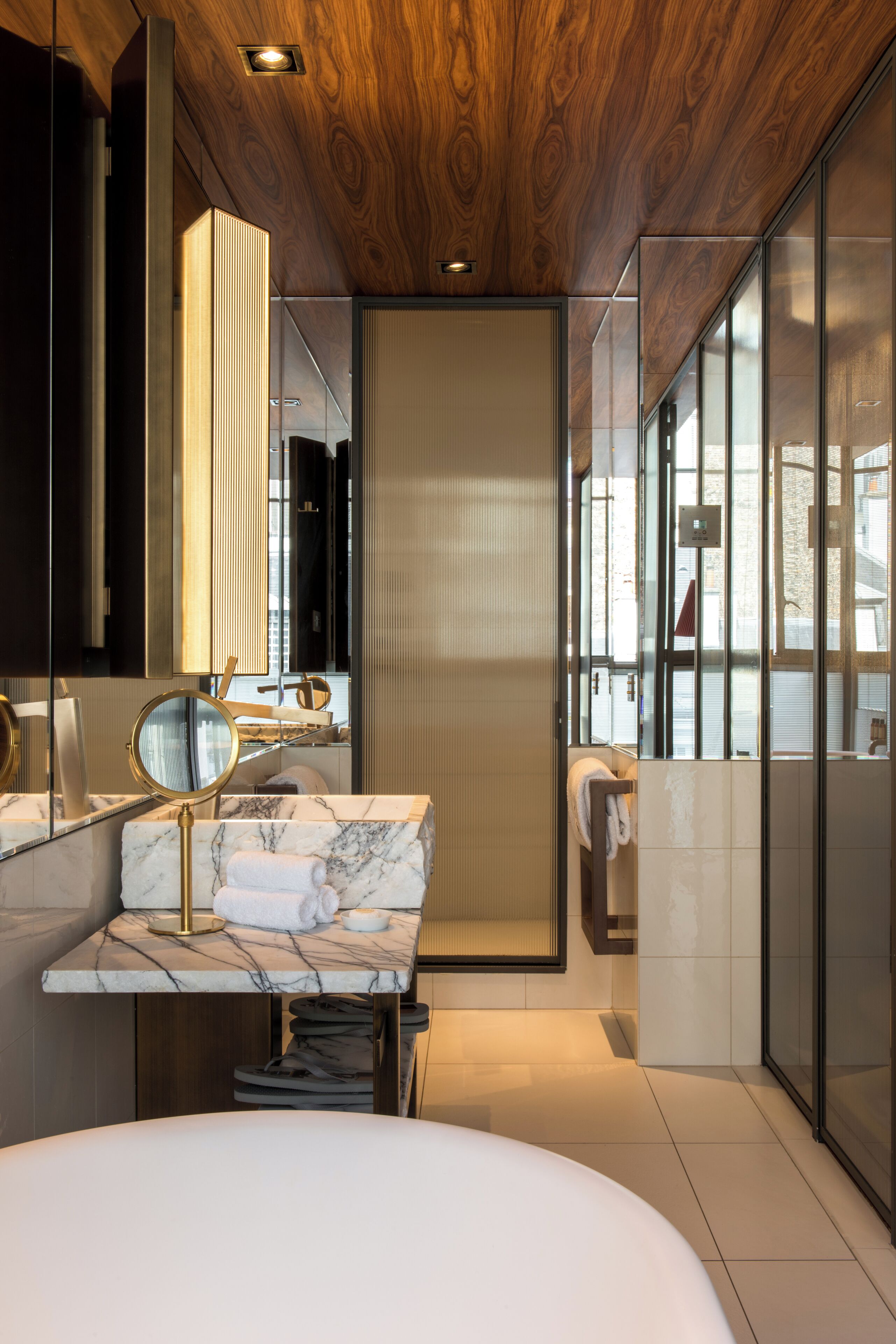 deluxe room | premium bedding, minibar, in-room safe, desk