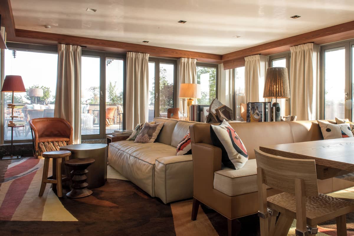 Signatur-suite - terrasse - byudsigt | Opholdsområde | Fladskærms-tv, legetøj, betalingsfilm