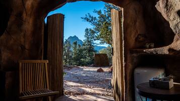 Exclusive Cabin, 1 Queen Bed, Private Bathroom, Mountain View | Free WiFi, bed sheets