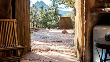 尊爵小屋, 1 張加大雙人床, 私人浴室, 山景 | 免費無線上網、床單