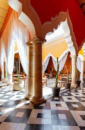 Télévision à écran plat