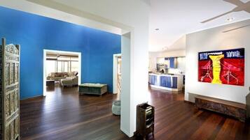 Apartment | Living area | Plasma TV