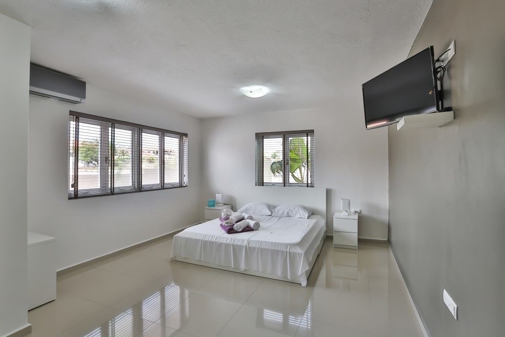 1 غرفة نوم ومكواة/لوح كي وواي فاي مجانًا وملاءات أسرّة