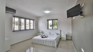 Villa | 1 bedroom, iron/ironing board, free WiFi, bed sheets