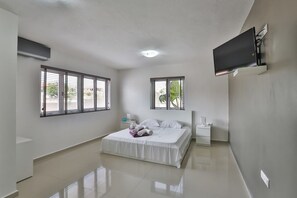 Villa | 1 bedroom, iron/ironing board, free WiFi, bed sheets