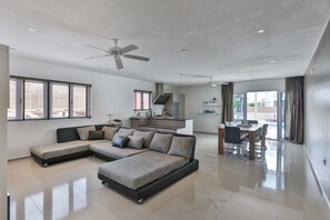 Villa | Living area