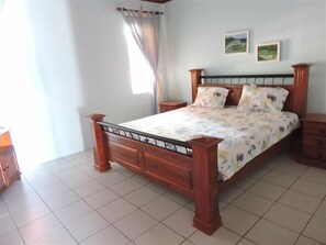 Villa | Tabla de planchar con plancha, wifi gratis y ropa de cama 